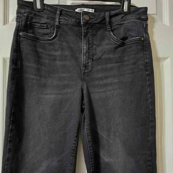 Nine West High Waist Slim Straight Sculpting Jeans, Black Wash, Stretch, EUC! - Picture 4 of 10